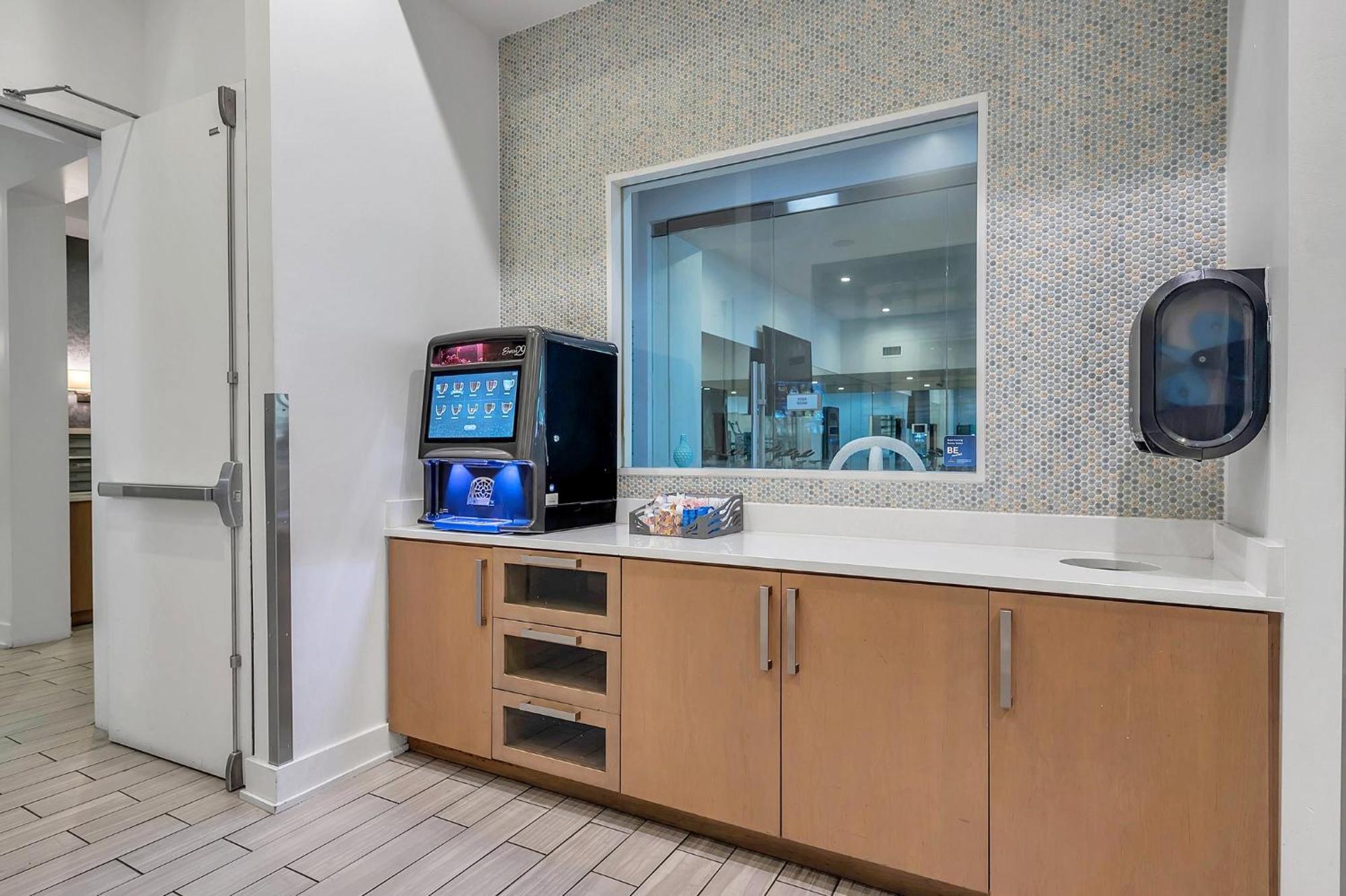 Luxury 1 Bedroom With Den Downtown Tampa Apt - City Views, Rooftop Pool, Workspace 外观 照片